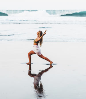 Yogauntericht am Strand von Paros - Griechenland
